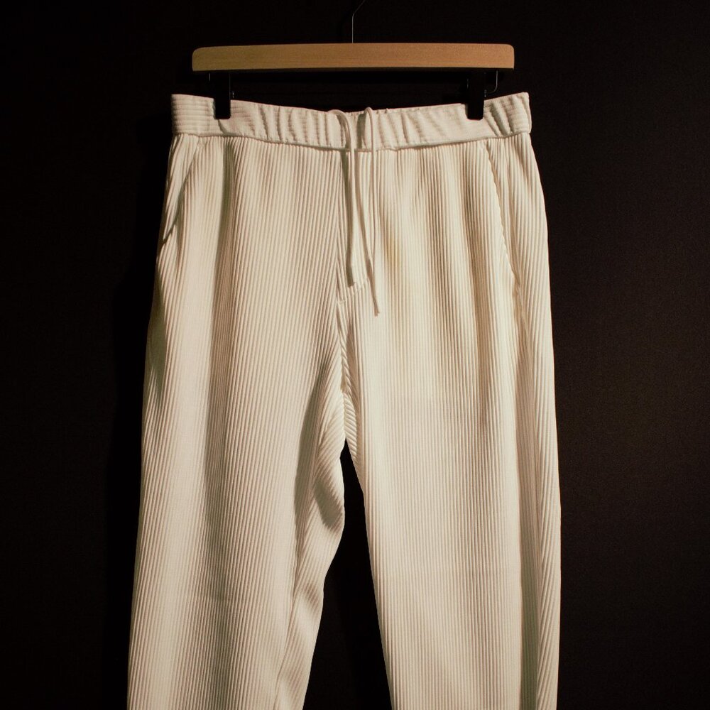 ZARA | Pleated Texture Shirt | Color: White | Size: M